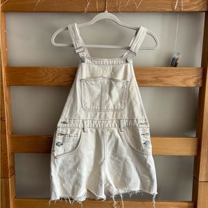 Pacsun jumpsuit. Size small, worn a couple times but super cute!